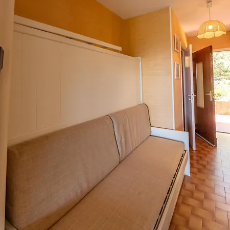 Lejlighed Studio Climatise Avec Grande Terrasse Pres De La Mer - Fr-1-677-51 Le Lavandou