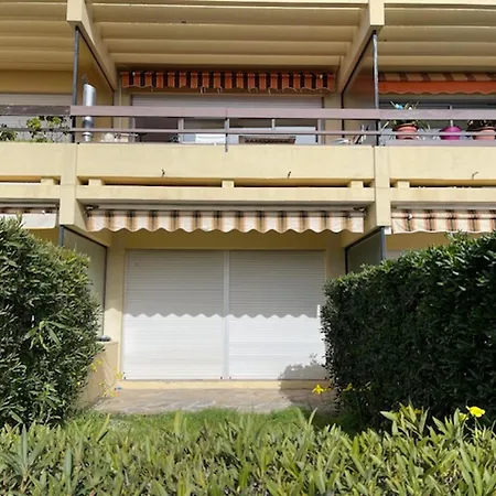 Studio Climatise Avec Grande Terrasse Pres De La Mer - Fr-1-677-51 アパート